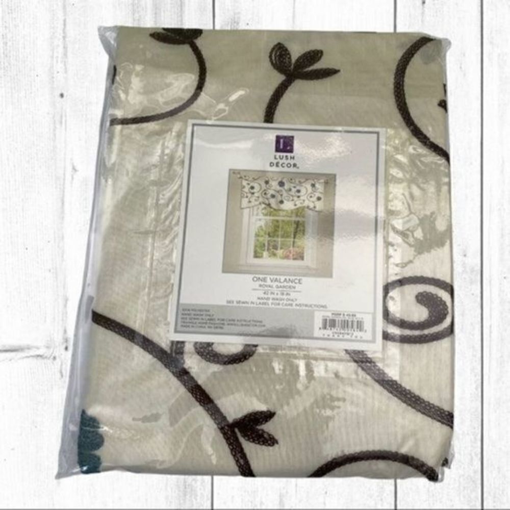 Lush Decor Valance in Royal Garden 42x18